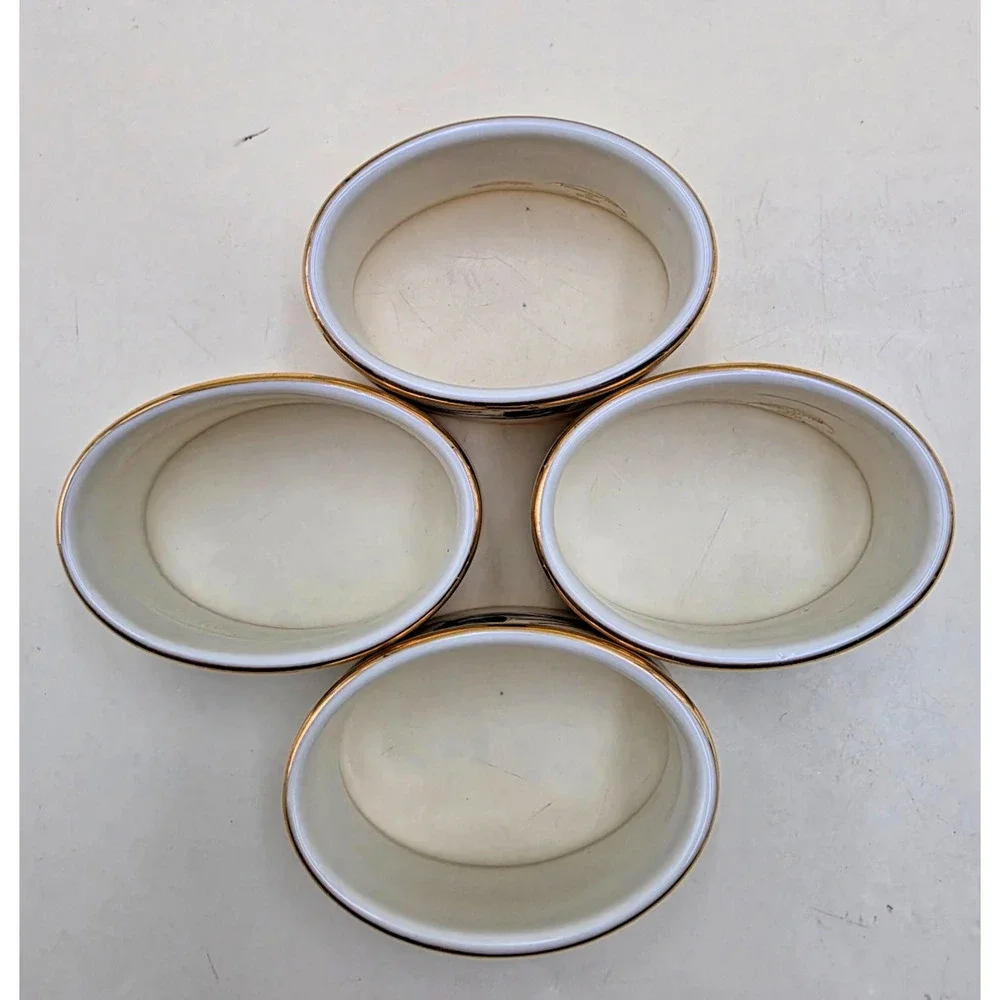 Lenox Winter Greetings Napkin Ring Set of 4 Ivory Porcelain Holly Berry Gold Rim